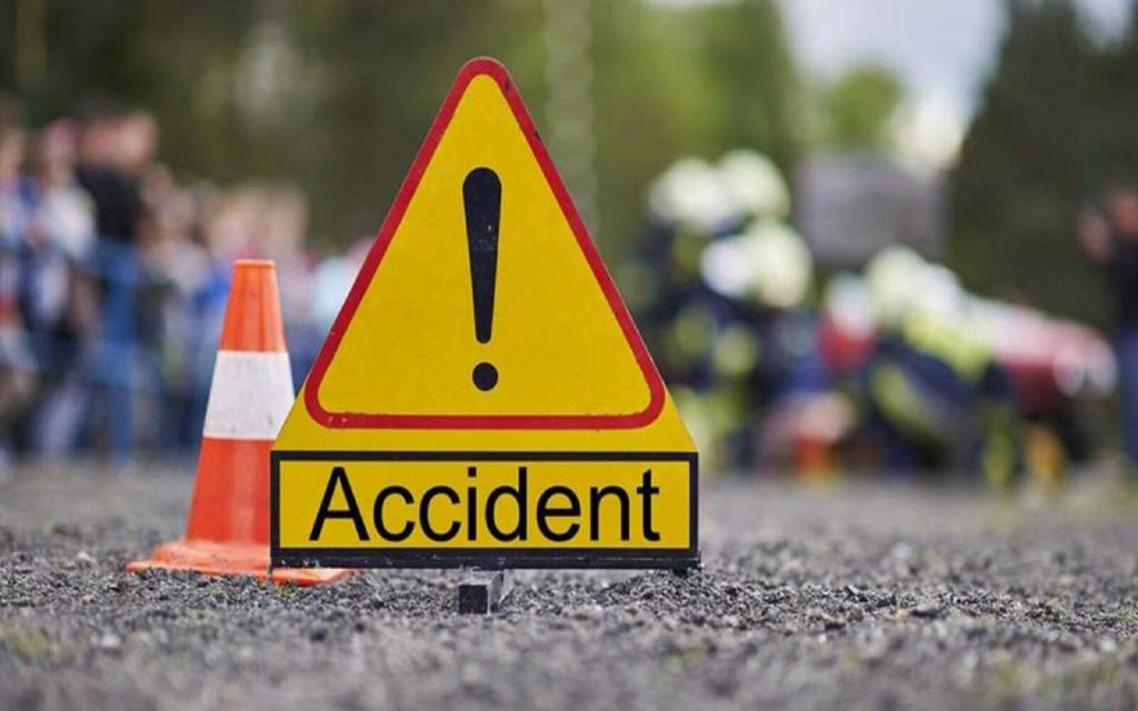 ट्रक के चपेट में आने से बाइक सवार की मौत