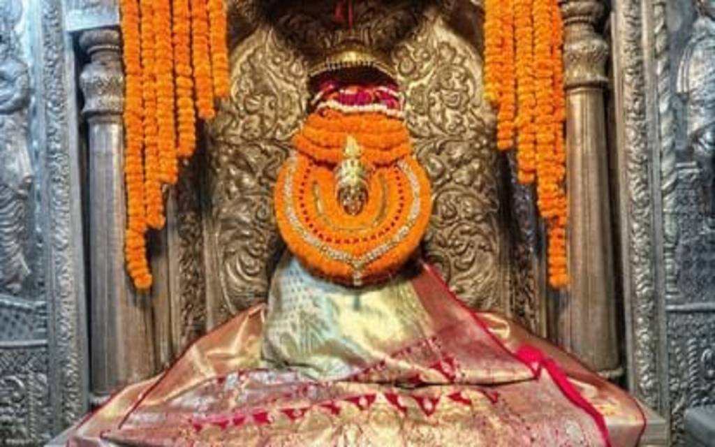 मां अन्नपूर्णा की स्वर्णमयी प्रतिमा का 18 अक्टूबर से होगा दर्शन, एक दिन से ही श्रद्धालुओं की लगेगी कतारें