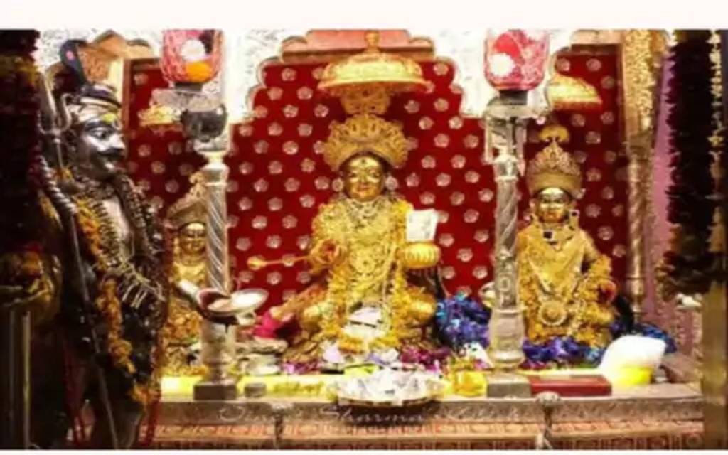 अंबानी परिवार ने मां अन्नपूर्णा को भेजा साड़ी और आभूषण समेत श्रृंगार सामग्री, धनतेरस से अगले 5 दिन खुलेगा कपाट, प्रतिदिन 18 घंटे देगी दर्शन