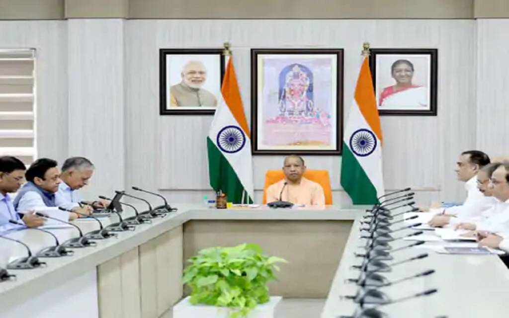 सीएम योगी का बड़ा फैसला: पीडब्ल्यूडी अधिकारियों के वित्तीय अधिकारों में पांच गुना तक बढ़ोतरी, 30 साल बाद हुआ पुनर्निर्धारण