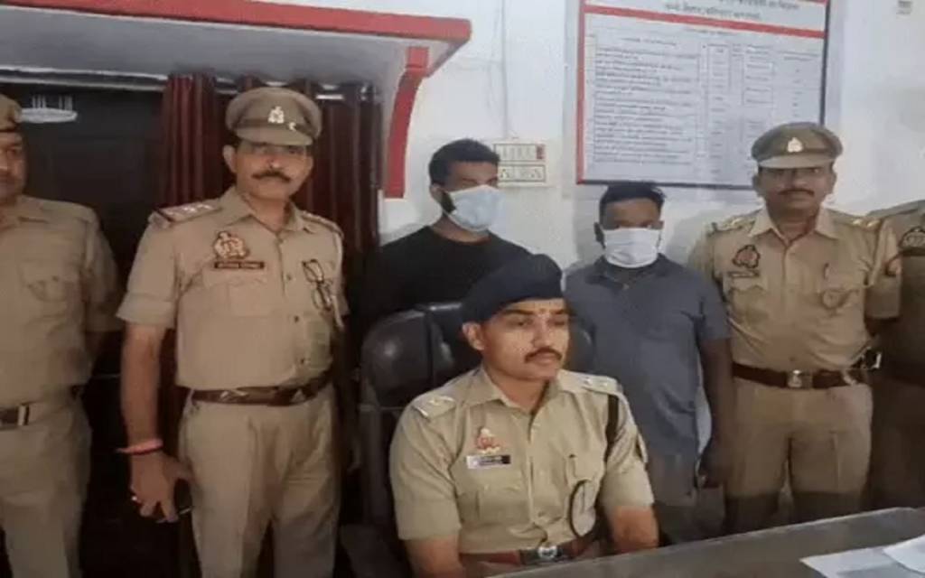 वाराणसी में दो शातिर गांजा तस्कर गिरफ्तार, 17.7 किलो गांजा बरामद