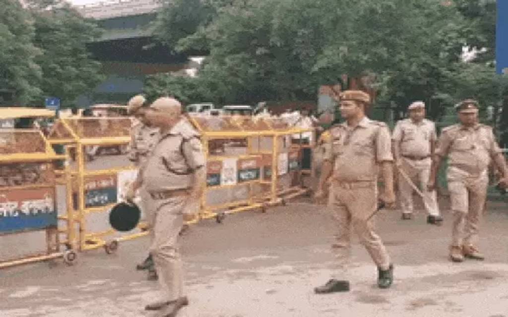 देव दीपावली पर वाराणसी में सख्त ट्रैफिक प्लान, 5 नवंबर को घाटों की ओर वाहनों पर पूर्ण प्रतिबंध