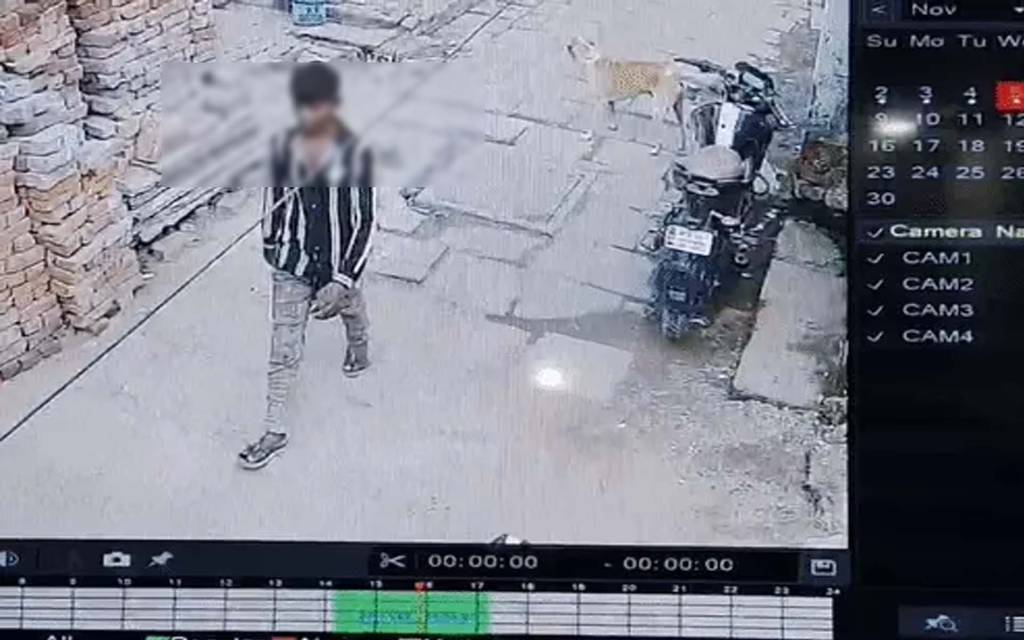  वाराणसी में मासूम के साथ दरिंदगी: पुलिस फायरिंग में आरोपी घायल, लोगों में आक्रोश