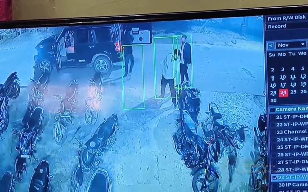 नरेंद्र छात्रावास के बाहर उपद्रव, स्कॉर्पियो सवार युवकों ने वाहनों में की तोड़फोड़, CCTV वायरल; छात्रों में आक्रोश