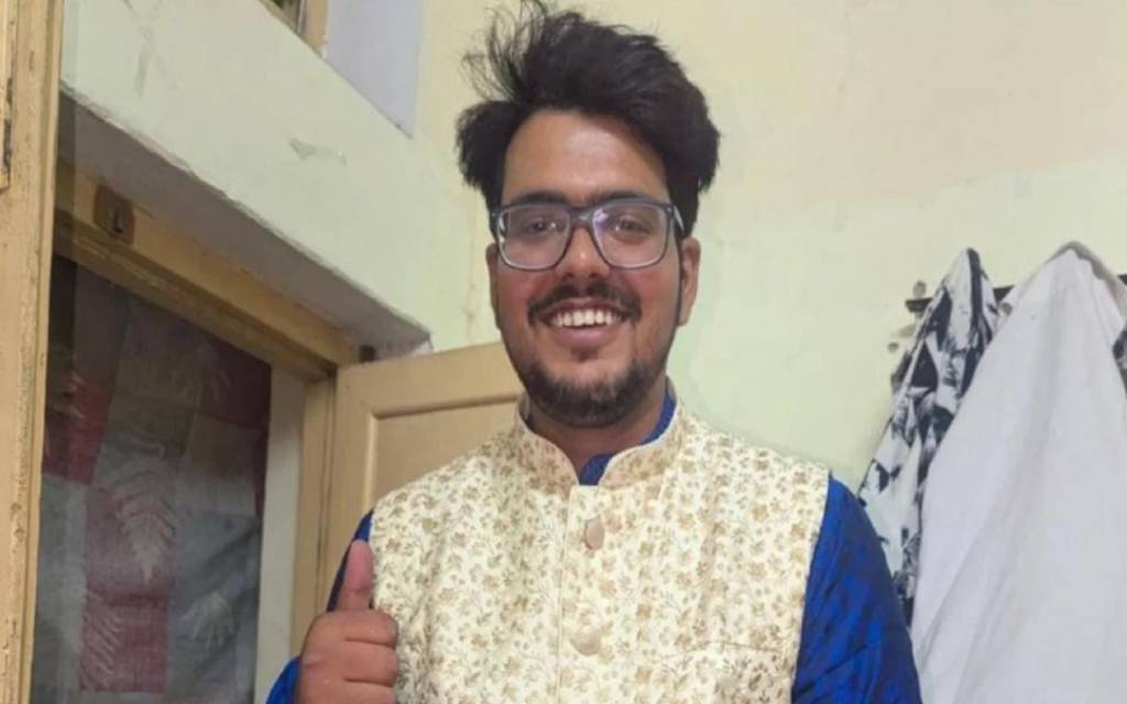 IIT-BHU छात्र की स्कूटी फिसलने से मौत: हेलमेट न पहनने से सिर में गंभीर चोट, पोस्टमॉर्टम के बाद परिजन ले गए शव 