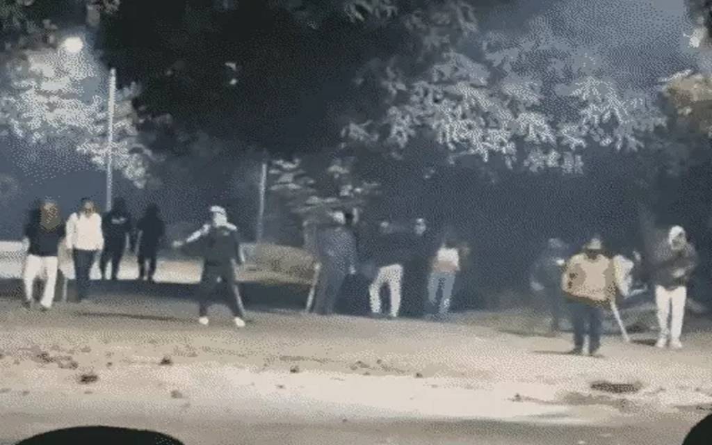 BHU में आधी रात बवाल: छात्रों-सुरक्षाकर्मियों में कहासुनी से शुरू हुआ विवाद, पत्थरबाजी तक पहुंचा; दो युवक गिरफ्तार