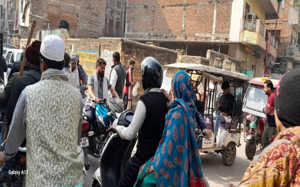 जैसे-जैसे की दवा मर्ज बढ़ता ही गया...