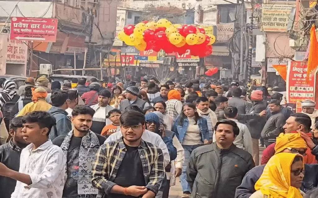 पटाखों से घाटों तक, काशी में जश्न-ए-नववर्ष की गूंज