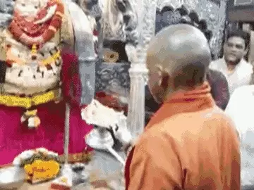 मणिकर्णिका घाट विवाद पर सीएम योगी की प्रेस कॉन्फ्रेंस: काशी को बदनाम करने की साजिश, विकास में बाधा डाल रहे लोग