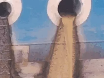 मां गंगा” हो रही है मैली! विवेकानंद क्रूज का वीडियो वायरल, प्रशासन भी सवालों के घेरे में