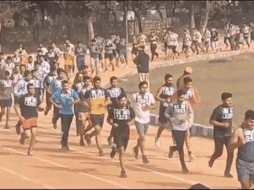 यूपी पुलिस भर्ती में बड़ी राहत: 32,679 पदों पर आयु सीमा में 3 साल की छूट