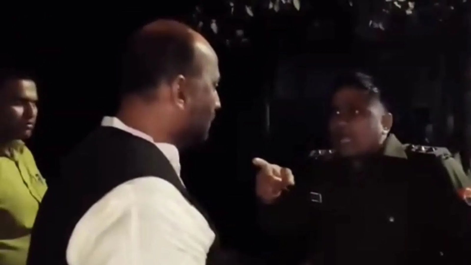 सरस्वती प्रतिमा विसर्जन पर सैयदराजा में बवाल, सीओ और पूर्व सपा विधायक आमने-सामने