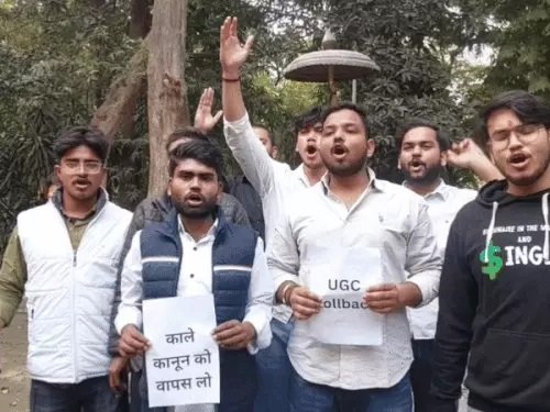 UGC New Rules 2026: जनरल कैटेगरी छात्रों का विरोध, BHU में प्रदर्शन, सुप्रीम कोर्ट पहुंचा मामला