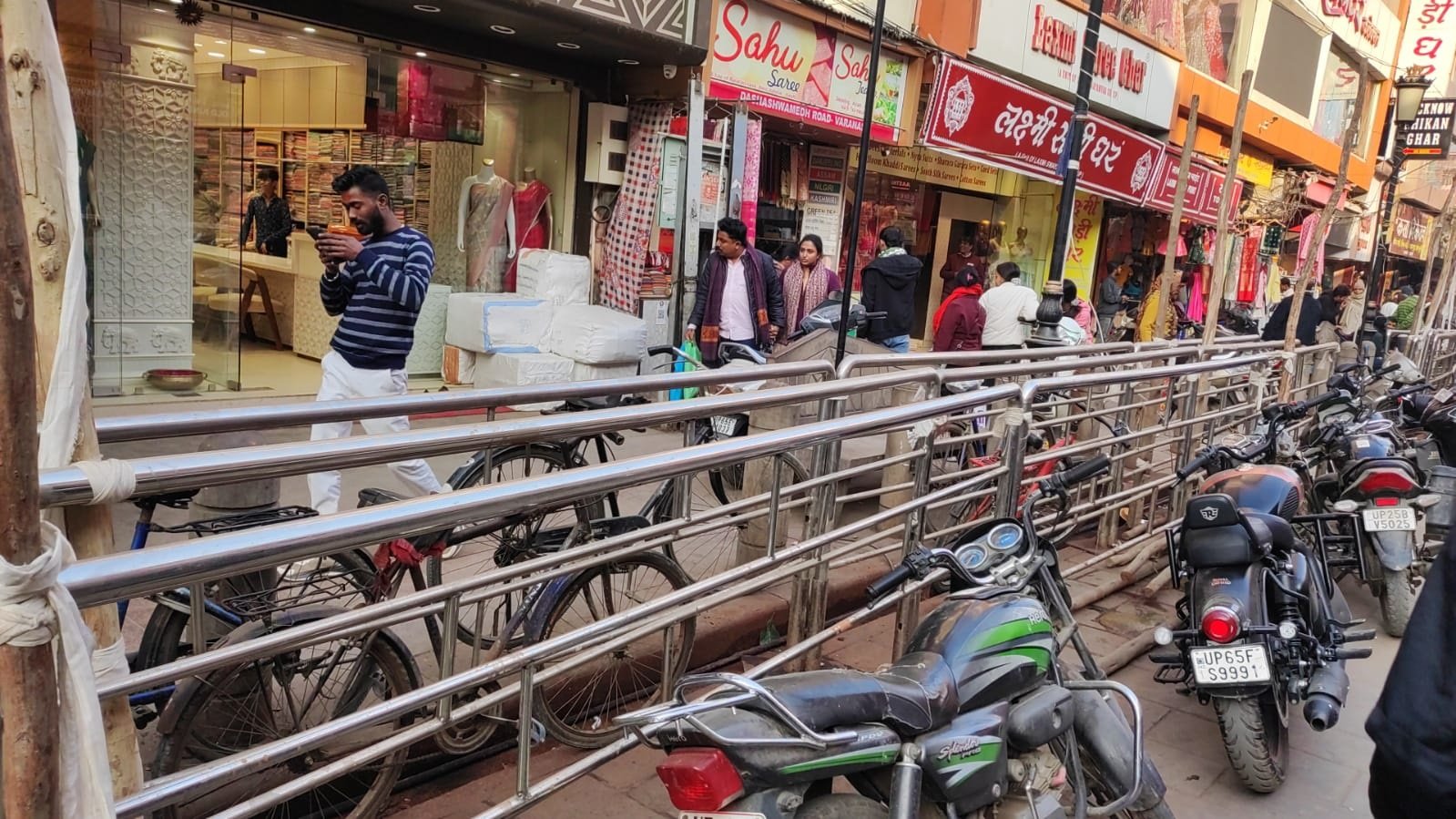 कुंभ के नाम पर लागू यातायात प्रतिबंधों के चलते कारोबार चौपट