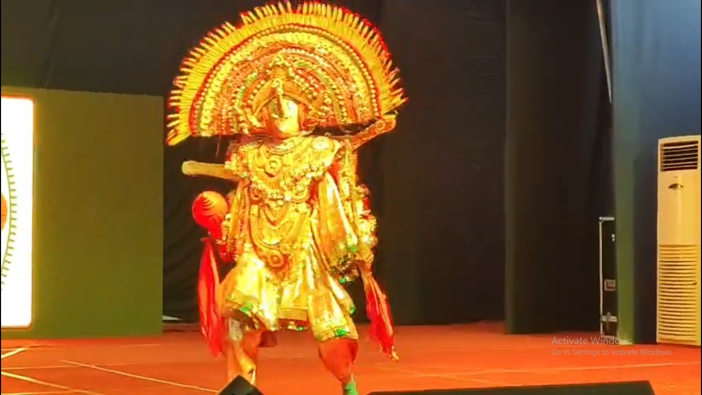 छऊ, संतूर और इल्यूजन से सजी काशीयात्रा-2026 की भव्य शुरुआत, कला-संस्कृति में डूबा IIT (BHU) परिसर