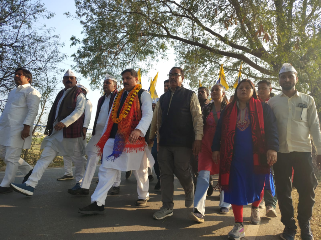 ‘रोज़गार दो, नहीं तो 10,000 दो’, संजय सिंह की पदयात्रा ने सरकार को घेरा