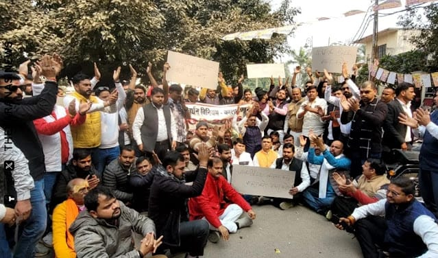 काशी तक पहुंची यूजीसी के नए नियमों की आंच