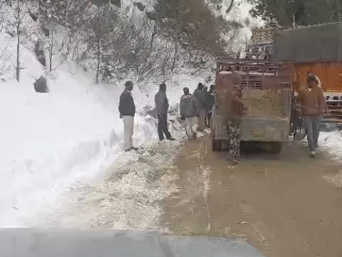 हिमाचल की ऊंची चोटियों पर फिर बर्फ की सफेदी, ऑरेंज अलर्ट से बढ़ी मुश्किलें