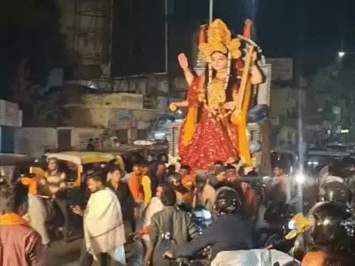 वाराणसी में सरस्वती पूजा विसर्जन जुलूस पर पथराव, चार घायल, इलाके में तनाव