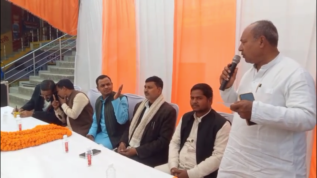 रोहनिया में विकास की नई रोशनी: मोहनसराय–अदलपुरा रोड पर लगीं 85 सोलर स्ट्रीट लाइटें