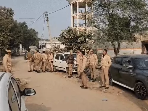 ग्रेटर नोएडा में बीच सड़क शराबखोरी का विरोध पड़ा भारी, युवक की पीट-पीटकर हत्या