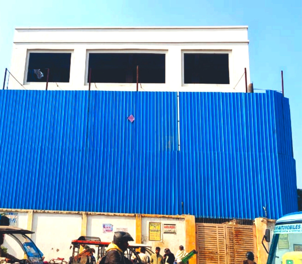 टीन शेड की आड़ में धड़ल्ले से अवैध निर्माण