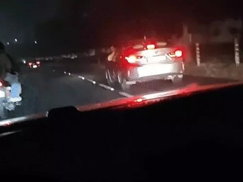 ग्रेटर नोएडा में महिला यूट्यूबर का 27 किमी तक पीछा, कार सवार युवकों पर उत्पीड़न के आरोप