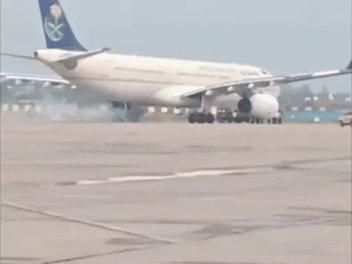 तकनीकी खराबी के चलते सऊदिया एयरलाइंस की फ्लाइट की लखनऊ में इमरजेंसी लैंडिंग