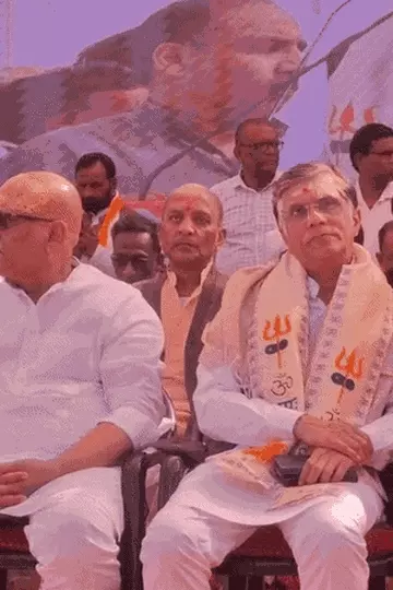 काशी में कांग्रेस की संविधान संवाद रैली: पीएम मोदी पर तीखे हमले, नेताओं ने संविधान बचाने का किया आह्वान