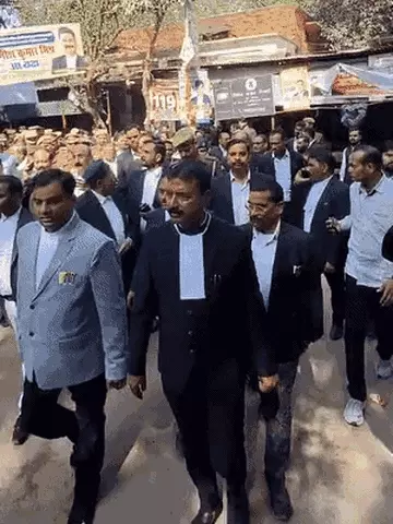 वाराणसी कचहरी को बम से उड़ाने की धमकी, देर रात मचा हड़कंप; पुलिस-पीएसी ने चलाया सघन जांच अभियान