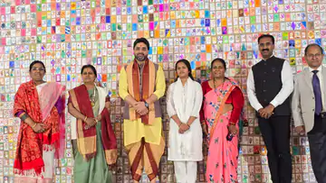 काशी की छात्रा ने रचा इतिहास: 5555 अनोखे ‘ॐ’ चित्र बनाकर बनाया विश्व रिकॉर्ड