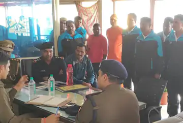 मसाने की होली से पहले अलर्ट: गंगा में नाव संचालन को लेकर सख्त निर्देश, लाइफ जैकेट अनिवार्य