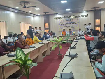 संपूर्णानंद संस्कृत विश्वविद्यालय में पुरस्कार समारोह के बीच खिलाड़ियों का विरोध