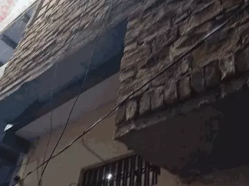 वाराणसी में घरेलू विवाद का खौफनाक अंजाम: पति ने लगाई फांसी, पत्नी ने खाया जहर, हालत गंभीर