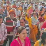 टेट अनिवार्यता के खिलाफ वाराणसी में शिक्षकों का उग्र प्रदर्शन, कलेक्ट्रेट तक निकाला मार्च