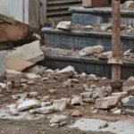 वाराणसी में निर्माणाधीन होटल का छज्जा गिरा, एक मजदूर की मौत, एक की हालत गंभीर