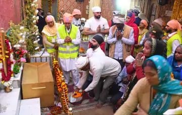 गुरु रविदास की चरण रज लेकर लौटी संगत, भक्ति और सेवा का दिखा अद्भुत संगम