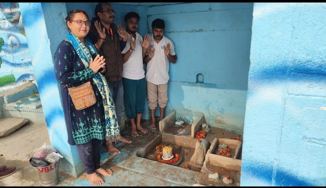 गंगा तट के शिवालय बदहाल, आस्था की धरोहरें पुकार रहीं संरक्षण