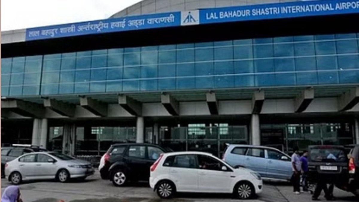 वाराणसी एयरपोर्ट रनवे अपग्रेड: आज रात 11:30 बजे से सालभर रोज 8 घंटे बंद रहेगा रनवे, देर रात नहीं होगी लैंडिंग