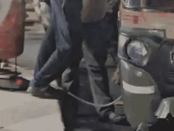 भीड़भाड़ वाले बाजार में ऑटो में सीएनजी भरने का वीडियो वायरल, सुरक्षा पर उठे सवाल