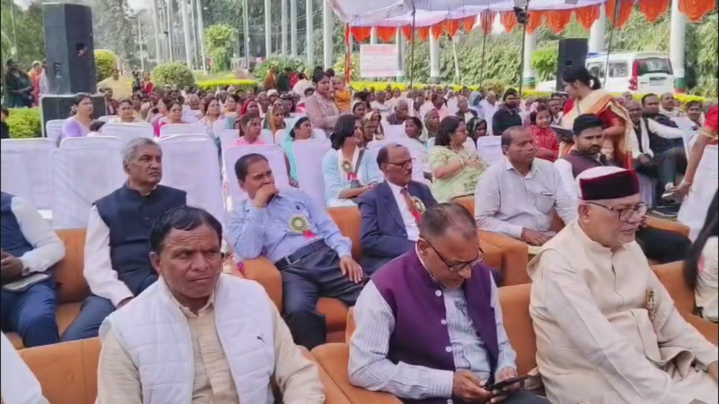 कंपनी बाग में मंडलीय शाकभाजी, फल व पुष्प प्रदर्शनी का आयोजन, किसानों ने दिखाई नवाचार की झलक