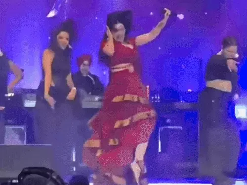 जैस्मिन सैंडलस का मंच से कड़ा अल्टीमेटम: दिल्ली के लाइव शो में छेड़छाड़ पर तुरंत रोकी परफॉर्मेंस, दो युवकों को दिखाया बाहर का रास्ता