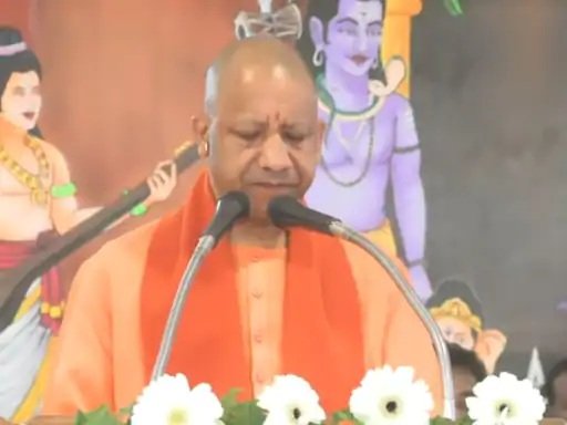 गोरखपुर में CM योगी की रवि किशन पर चुटकी: बोले– हर कोई रोज़ शादी नहीं कर सकता