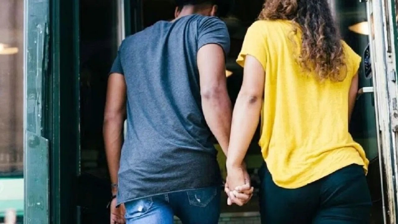 वैलेंटाइन-डे पर दर्दनाक अंत: कार में प्रेमिका की गोली मारकर हत्या, फिर प्रेमी ने खुद को उड़ाया