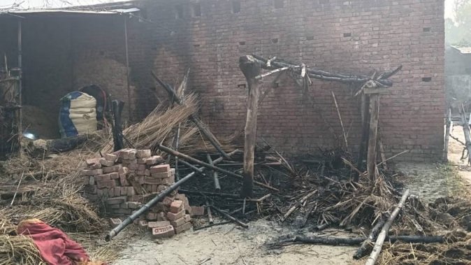 संदिग्ध परिस्थितियों में दिव्यांग की जलकर मौत, पोस्टमार्टम के लिए भेजा शव