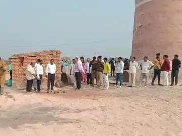 राजातालाब में अवैध ईंट भट्ठे पर प्रशासन की कार्रवाई, बिना अनुमति चल रहा ‘वरुण सागर ईंट उद्योग’ सीज