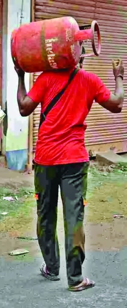 गैस की मारामारी, अब होने लगी इंडक्शन से यारी