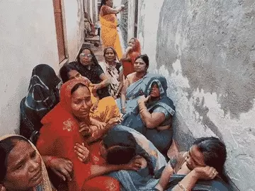 वाराणसी सिलेंडर ब्लास्ट: बेटे-बेटी की मौत का सदमा नहीं झेल पाईं गिरजा देवी, 40 घंटे बाद तोड़ा दम