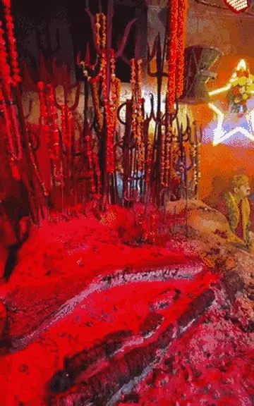 महाश्मशान में अद्भुत परंपरा: जलती चिताओं के बीच नगर वधुओं की नृत्यांजलि, 350 वर्षों से जारी अनोखा श्रृंगार महोत्सव