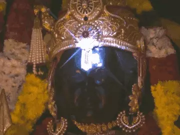 रामलला के ललाट पर सूर्यदेव का दिव्य तिलक, अयोध्या में धूमधाम से मनाया गया रामनवमी उत्सव